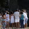 Luana Piovani e Pedro Scooby batizam seu filho, Dom, de 1 ano e 10 meses, na praia do Porto, em Fernando de Noronha, nesta quarta-feira, 1º de janeiro de 2014