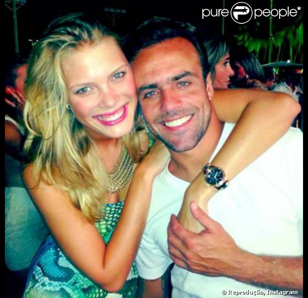 Roger Flores E Esposa