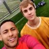 Neymar e Justin Bieber jogam futebol juntos em treino do Barcelona