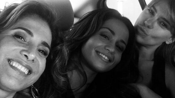 Totia Meirelles posta foto com Nanda Costa e Dieckmann: 'Wanda com suas meninas'