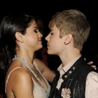 Justin Bieber e Selena Gomez passam fim de semana no trailer de Chris Brown