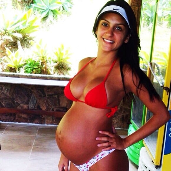 Renata Fontes deu à luz sua primeira filha, Lara, na madrugada desta sexta-feira, dia 10 de Janeiro de 2014