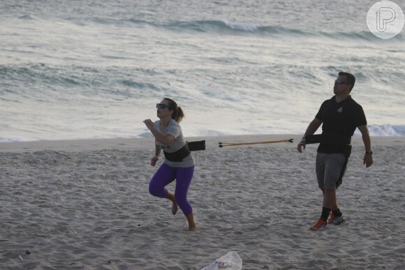 Fernanda Souza contou que também faz treinos diários na areia, orientada por seu personal