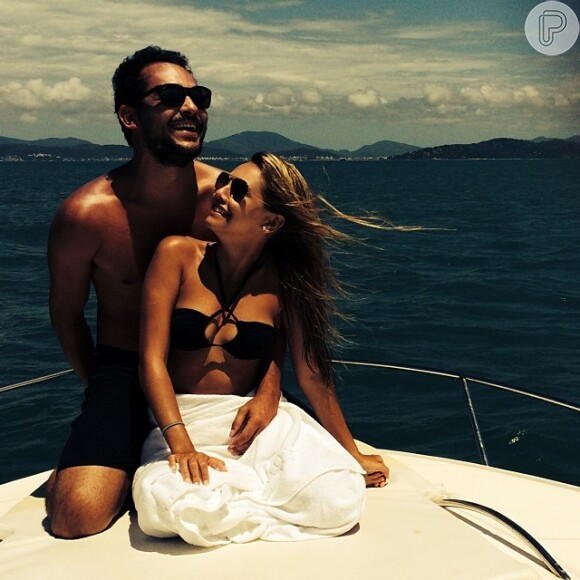 Eduardo Sterblitch assume namoro no Instagram, nesta terça-feira, 14 de janeiro de 2014, com atriz Louise D'Tuani, que vai estar no ar na próxima novela das nove, 'Em Família'