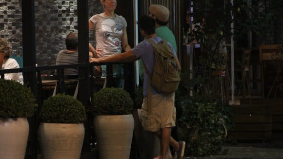 Luana Piovani encontra Tiago Abravanel em restaurante do Leblon, no Rio