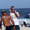 Rodrigo Hilbert aproveitou o sol desta terça-feira, 28 de janeiro de 2014, para jogar vôlei na praia do Leblon
