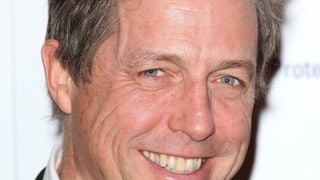 Ator Hugh Grant assume paternidade de filho que teve fora do casamento