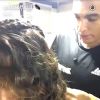 Anitta conta que não teve tempo de terminar o penteado
