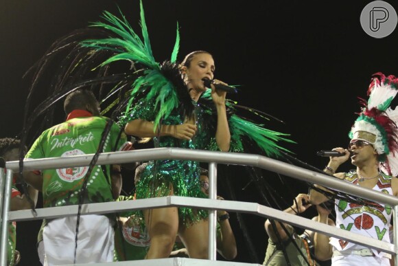 Ivete Sangalo comanda o público presente na Sapucaí durante ensaio técnico da Grande Rio para o Carnaval 2017, em 29 de janeiro de 2017