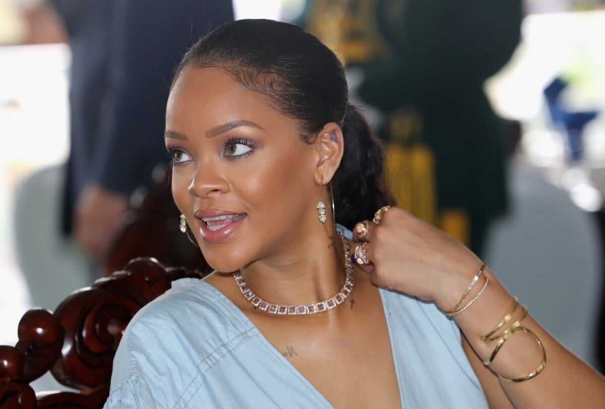 Foto: Rihanna, que vive nos Estados Unidos, nasceu em Barbados e, por isso,  fez um post ironizando o fato de que alguns refugiados estão sendo  impedidos de entrar no país - Purepeople