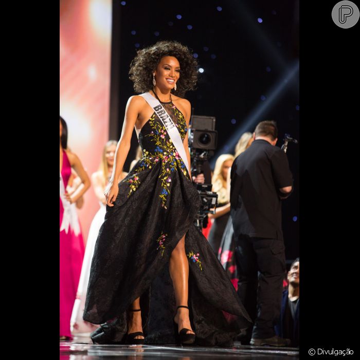 A web também ficou revoltada por Raissa Santana, Miss Brasil, não ter ficado no top 5 do concurso