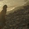 Bruna Marquezine gravou nesta quinta-feira, 6 de fevereiro de 2014, cenas de 'Em Família' na pele de Luiza, filha de Helena (Júlia Lemmertz), na praia da Barra da Tijuca, no Rio de Janeiro