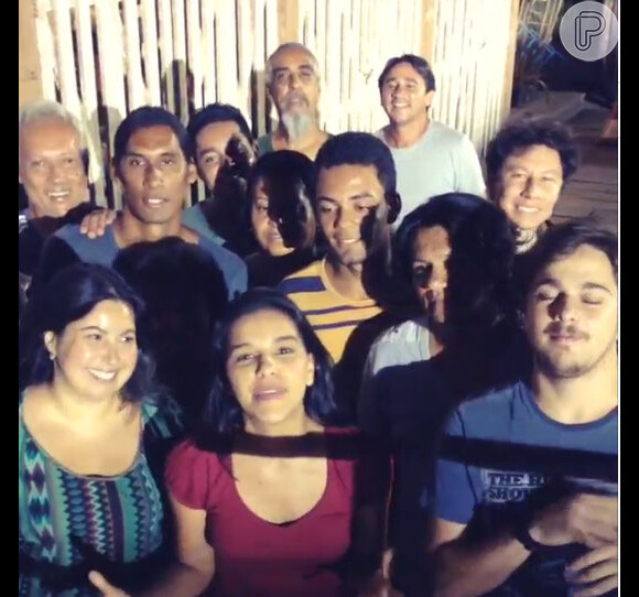 Mariana Rios gravou uma mensagem para a Mocidade. No vídeo postado no Instagram, ela aparece ao lado do elenco de 'Além do Horizonte' no intervalo das gravações da novela