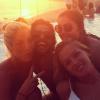 Fiorella Mattheis comemora aniversário de 26 anos com amigos na piscina do Hotel Fasano, no Rio