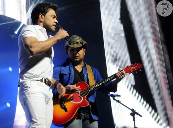 Zezé di Camargo e Luciano cantam em São Paulo
