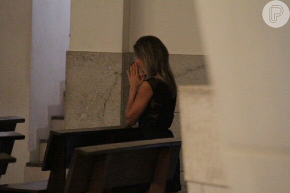 Grazi Massafera vai a igreja no Rio de Janeiro, nesta quinta-feira, 13 de fevereiro de 2014