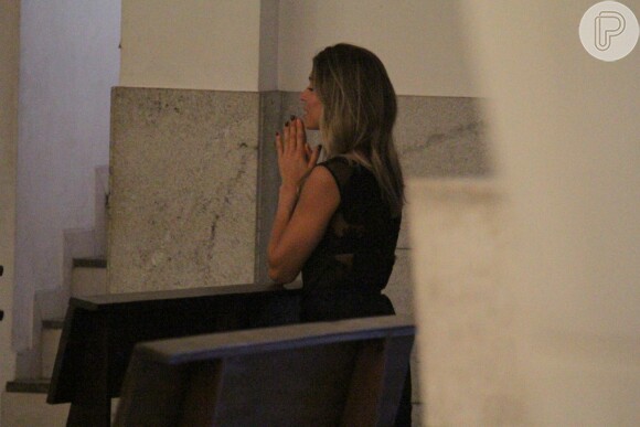 Grazi Massafera vai a igreja no Rio de Janeiro, nesta quinta-feira, 13 de fevereiro de 2014