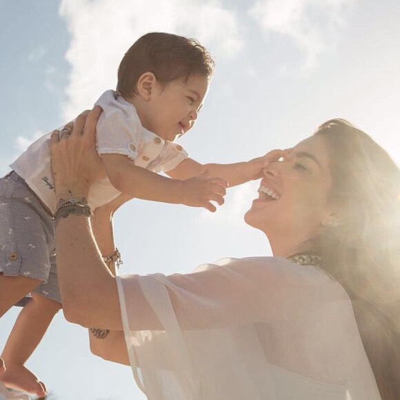 Fernando Medeiros, marido da ex-BBB Aline Gotschalg, postou um vídeo fofo com do filho, Lucca, na web