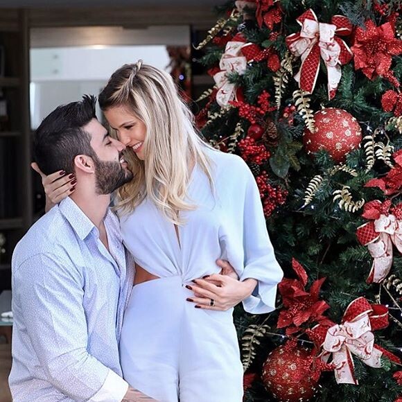Andressa Suita e Gusttavo Lima estão grávidos do primeiro herdeiro e viajaram para Miami juntos