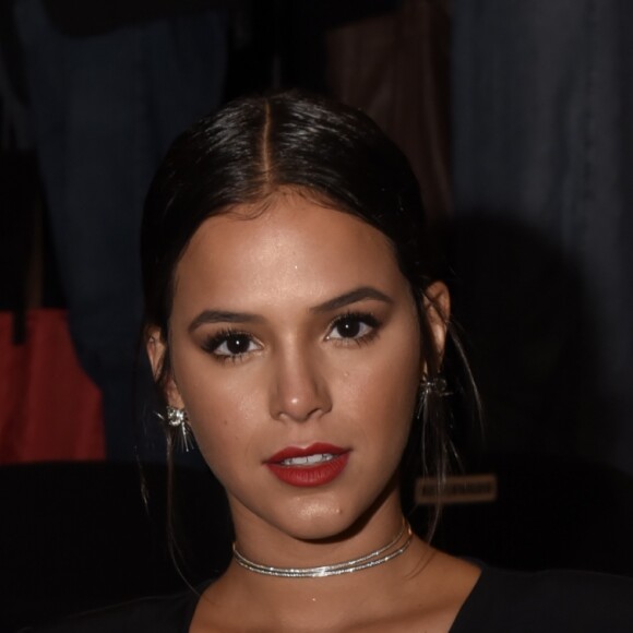 Bruna Marquezine é amiga da cunhada, Rafaella Santos, e por essa razão vai ser blindada pela Record