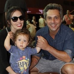 Noá, filho de Alexandre Nero e Karen Brusttolin, esbanjou fofura na estreia do musical 'Beatles para Crianças', neste sábado, 4 de março de 2017