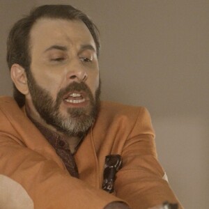Hércules (Danilo Grangheia) declara que se o golpe não der certo é capaz de matar Salete (Claudia Raia), na novela 'A Lei do Amor'