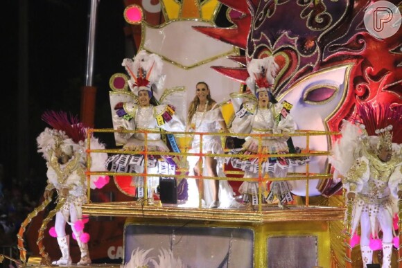 Ivete Sangalo voltou a desfilar na Marquês de Sapucaí neste sábado, 4 de março de 2017