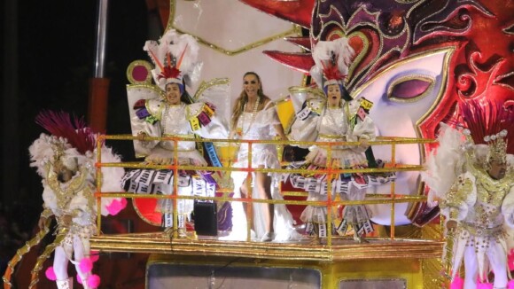 Carnaval 2017: Ivete Sangalo canta samba da Grande Rio no desfile das campeãs
