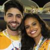 Aline Dias voltou a Sapucaí com o namorado, Rafael Cupello, na noite deste sábado, 4 de março de 2016, após levar um susto durante o desfile da Unidos da Tijuca