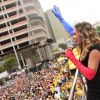 Daniela Mercury levou os fãs ao delírio ao cantar 'O canto da cidade'