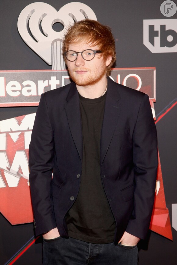 O cantor Ed Sheeran agitou o público com as performances de 'Shape of You' e 'Castle on the Hill' no iHeartRadio Music Awards, que aconteceu na Califórnia, Estados Unidos, na noite deste domingo, 5 de março de 2017 