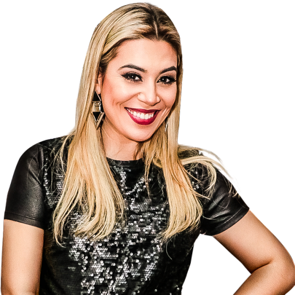 Cantora Naiara Azevedo fala que recebe muitas cantadas de mulheres