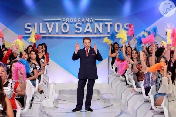 Assessoria de Silvio Santos negou ao Purepeople, nesta segunda-feira, 6 de março de 2017, que apresentador tenha passado por tratamento contra câncer de pele: 'Especulação'