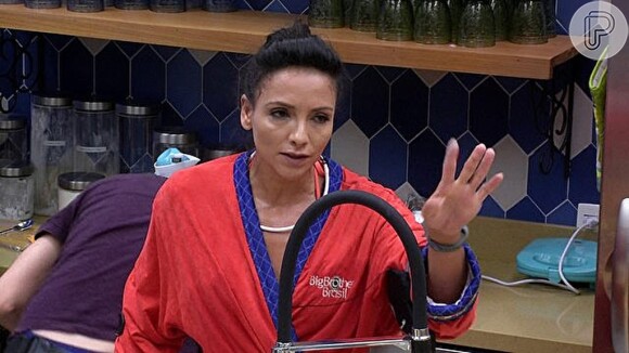 No 'Big Brother Brasil 17', Rômulo insistiu e Marinalva entregou volta de Emilly ao jogo: '5 quartos'
