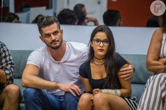 Emilly e Marcos discutiram por causa do comportamento da gaúcha na academia do lado mexicano do 'BBB17'