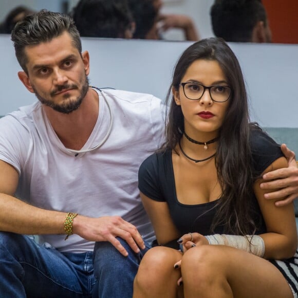 Emilly e Marcos discutiram por causa do comportamento da gaúcha na academia do lado mexicano do 'BBB17'