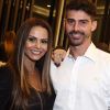 O jogador de futebol revelou que sofreu preconceito no futebol por causa do namoro com Viviane Aráujo em entrevista ao programa "Gugu", da Record