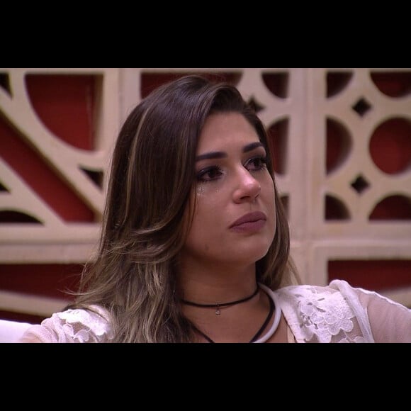 'Não dá pra é pra gente tentar se pressionar e votar em alguém que não é nossa primeira opção. E eu não vou me acadelar', diz Vivian sobre voltar a indicar Emilly ao Paredão