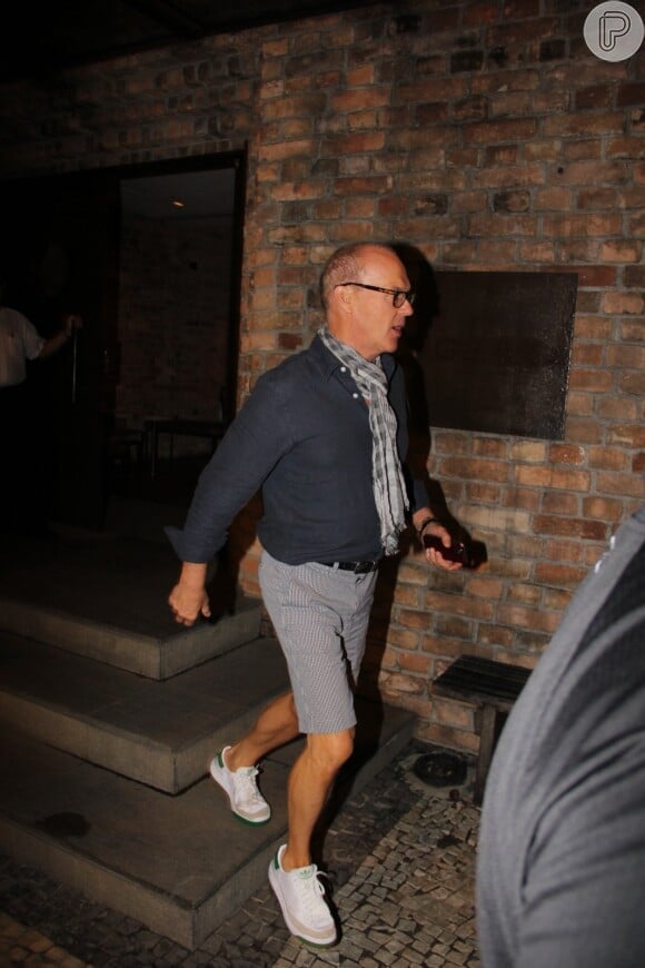 Michael Keaton visita o Rio para a pré-estreia do filme 'Robocop', marcada para esta terça (18) no Rio