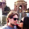 Fernanda Machado publicou uma foto com o marido Robert Riskin durante a lua de mel: 'Amor verdadeiro'
