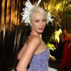 Mariana Ximenes vai ao baile de carnaval da Vogue; evento de gala contou com convidados Vips em hotel de São Paulo