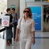 Carolina Dieckmann esteve no aeroporto de Congonhas, em São Paulo