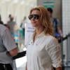 De macacão branco e toda estilosa, Carolina Dieckmann esteve no aeroporto de Congonhas, em São Paulo, neste sábado, 22 de fevereiro de 2014