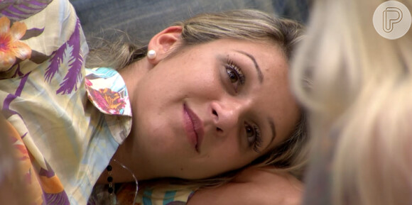 Clara consola Tatiele após a Roni ser eliminado do 'BBB 14': Vocês vão ficar juntos'
