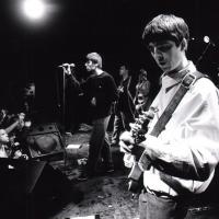 Oasis anuncia relançamento de álbum dos anos 90 com músicas inéditas