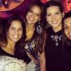 Bruna Marquezine sai com grupo de amigas na noite de sábado, 1º de março de 2014