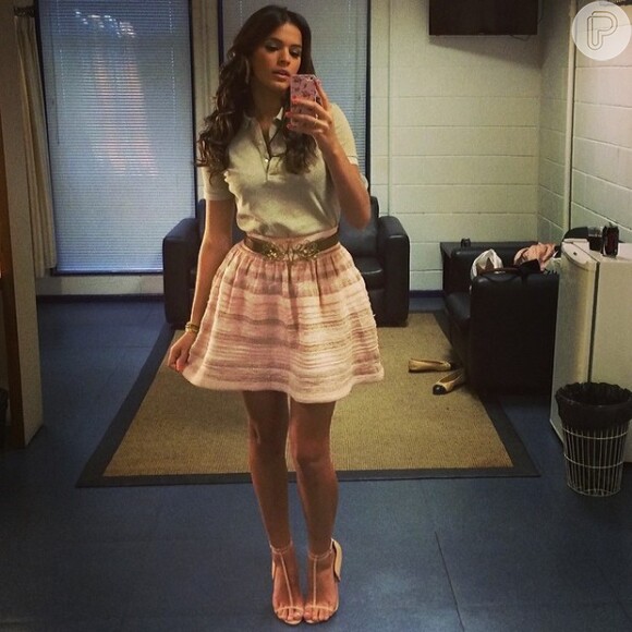 Também na sexta-feira (28), Bruna Marquezine fez selfie nos bastidores de uma gravação para o 'Vídeo Show'