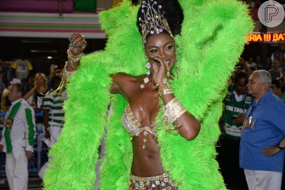 Cris Vianna brilha como rainha de bateria da Imperatriz Leopoldinense, em 4 de março de 2014