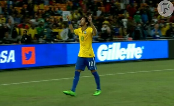 Neymar comemora o seu primeiro gol, marcado aos 40 minutos do primeiro tempo