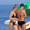 Fernanda Lima e Rodrigo Hilbert namoraram na praia do Leblon, no Rio de Janeiro, na tarde deste domingo, 9 de março de 2014